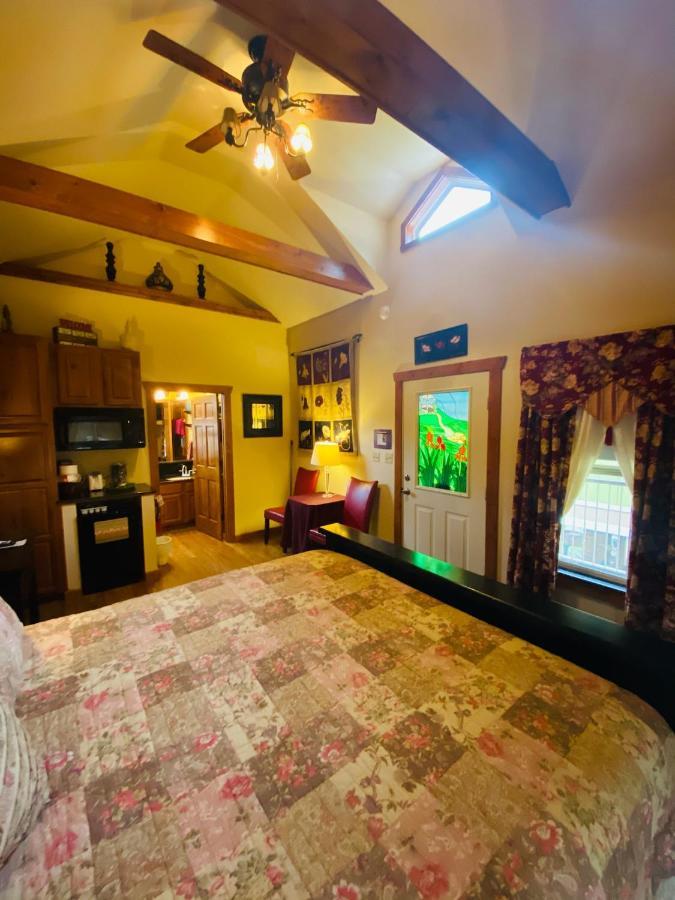 All Seasons Treehouse Village Eureka Springs Exterior photo