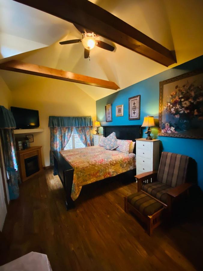 All Seasons Treehouse Village Eureka Springs Exterior photo
