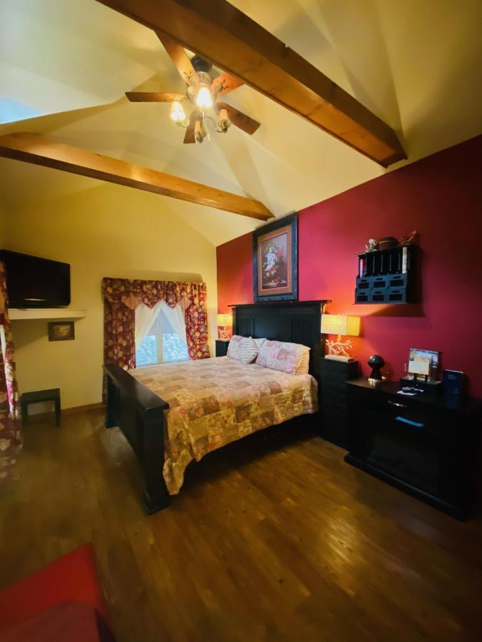 All Seasons Treehouse Village Eureka Springs Exterior photo