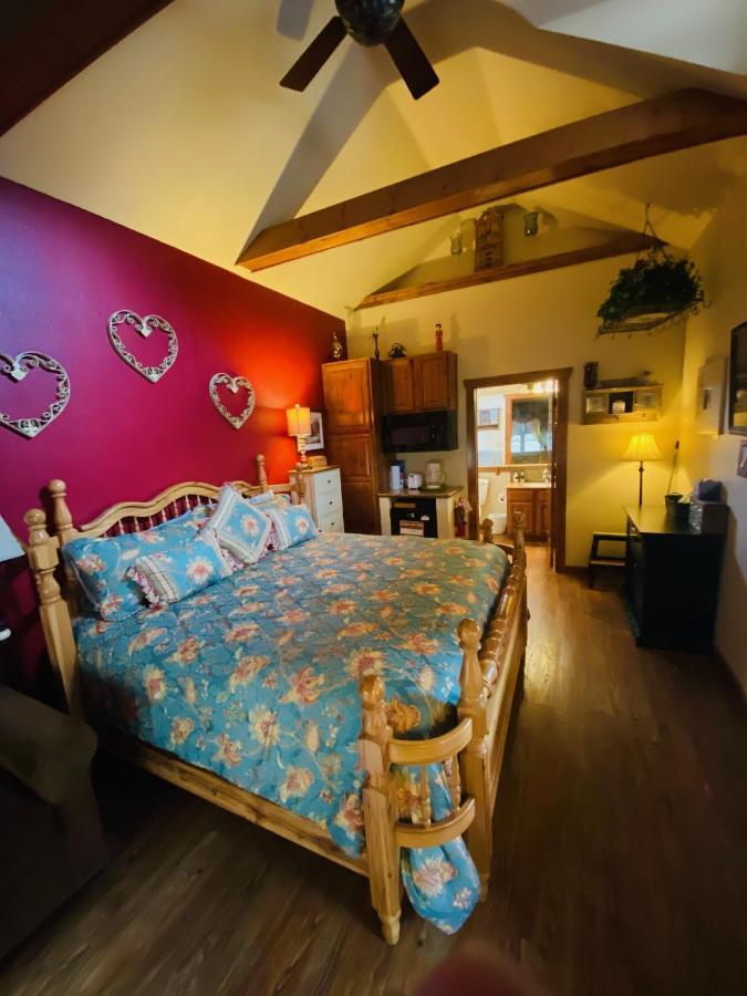 All Seasons Treehouse Village Eureka Springs Exterior photo